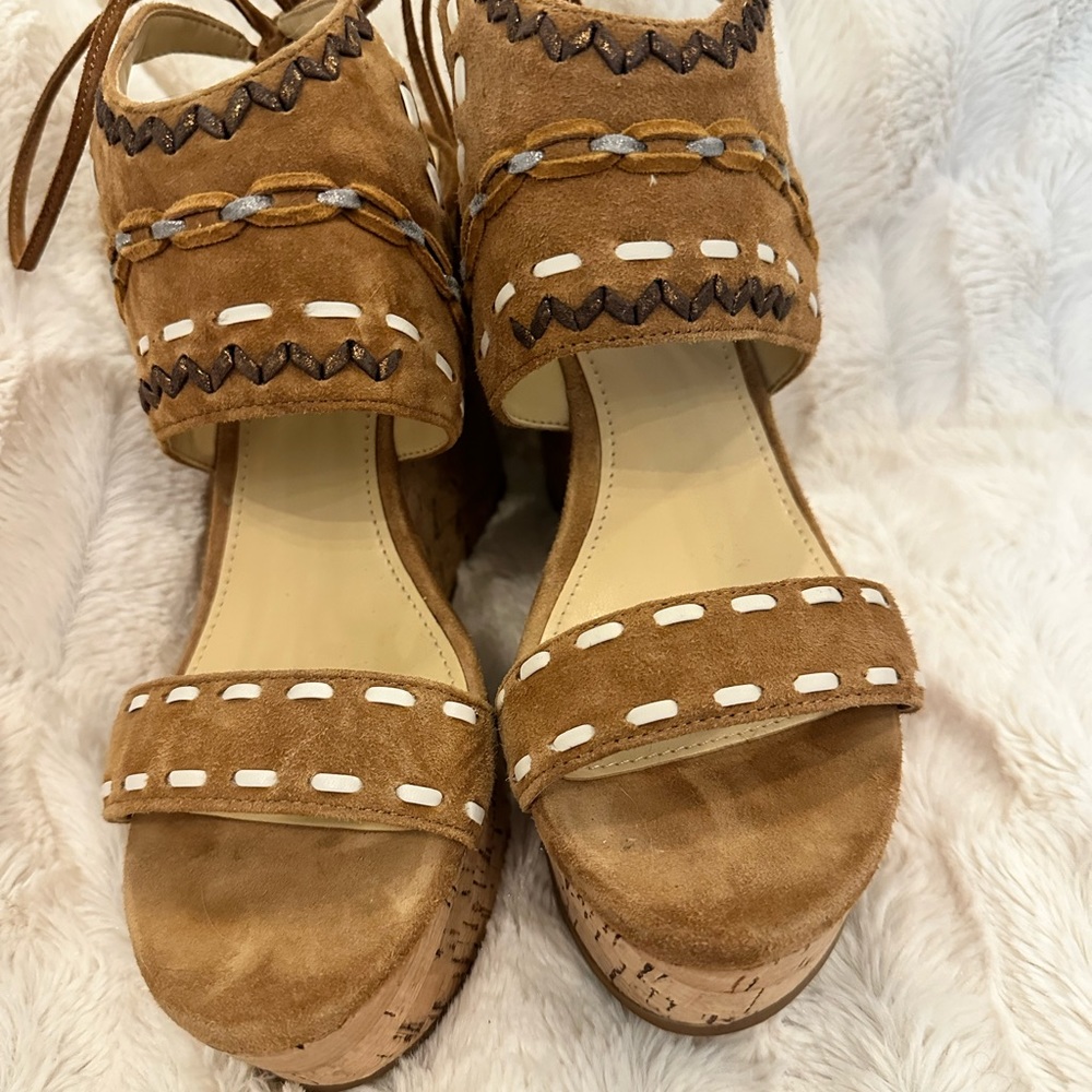 Ivanka Trump 9M wedges NWOB